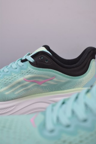 Hoka One Bondi 9 Wide view 17