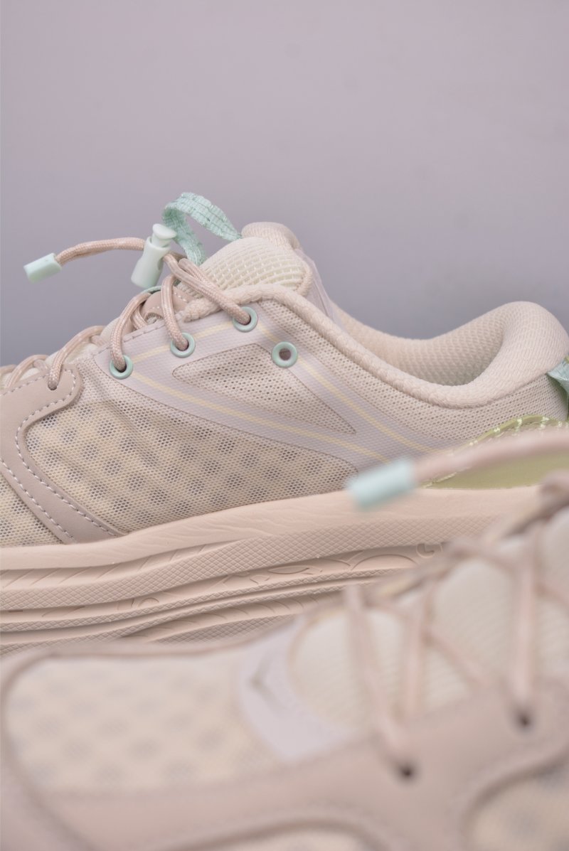 Hoka One U Bondi B3LS view