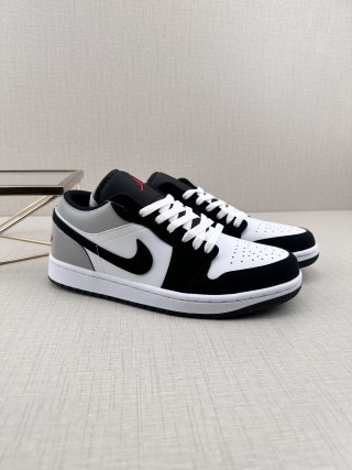 Air Jordan 1 Low view 3