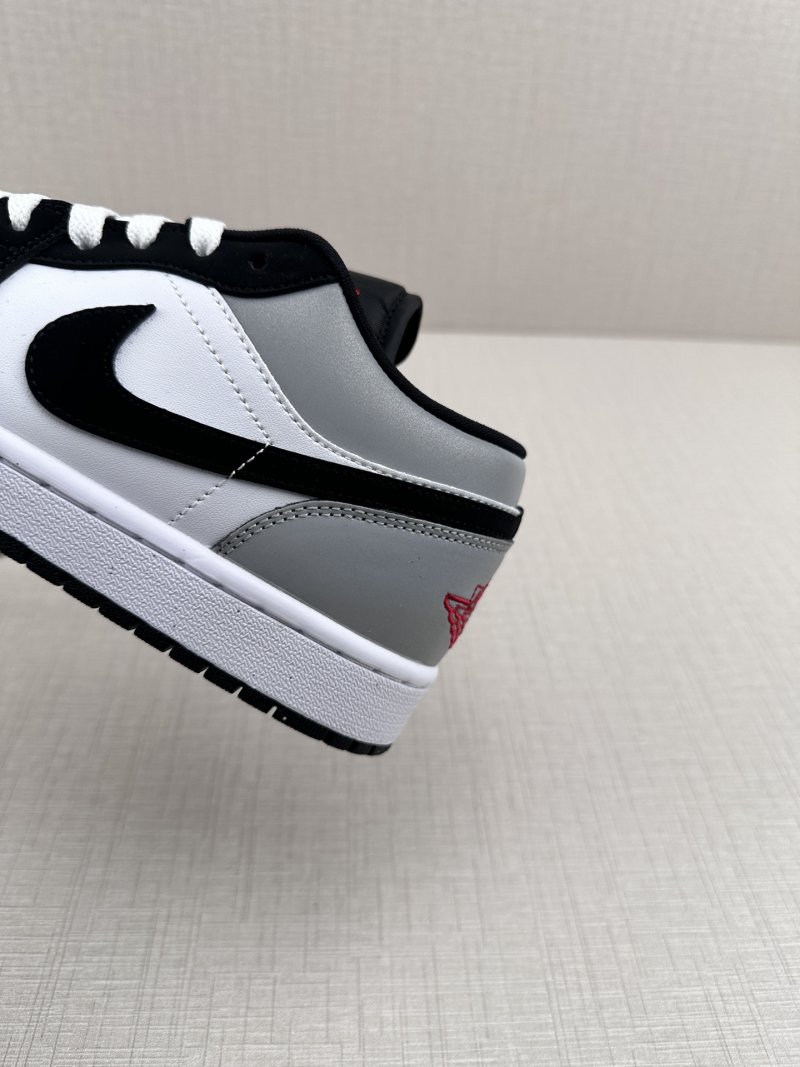 Air Jordan 1 Low view