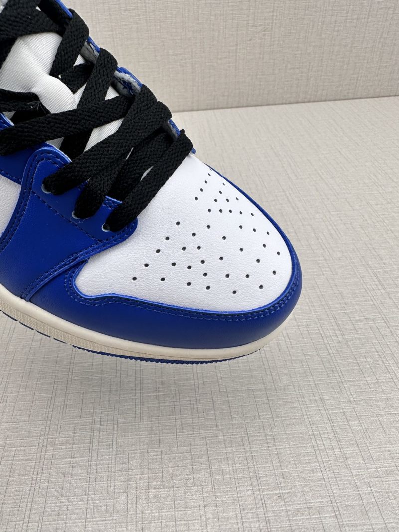 Air Jordan 1 Low view