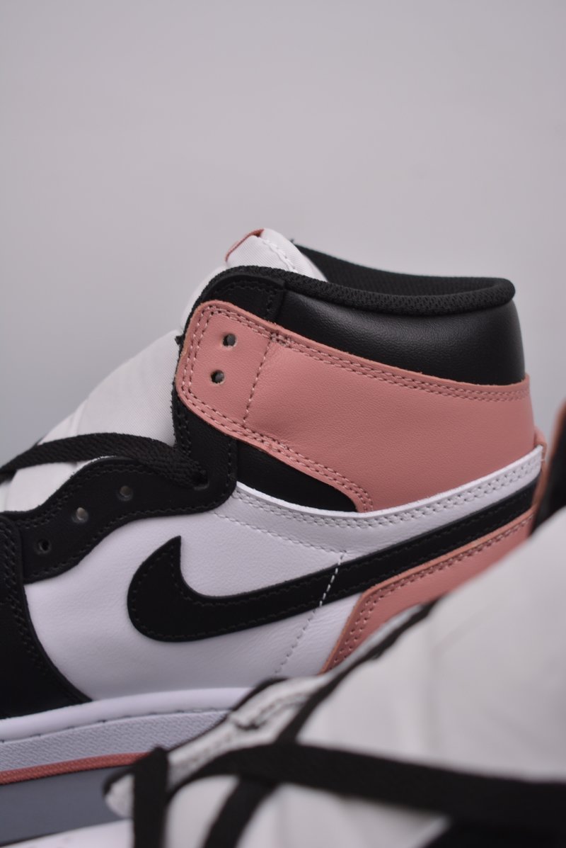 Air Jordan 1 High OG 'Black / Pink' view