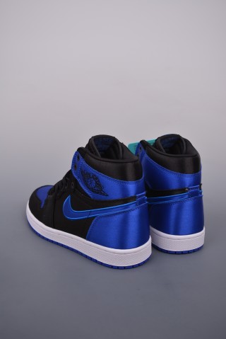 Air Jordan 1 High OG 'Blue Silk' view 2