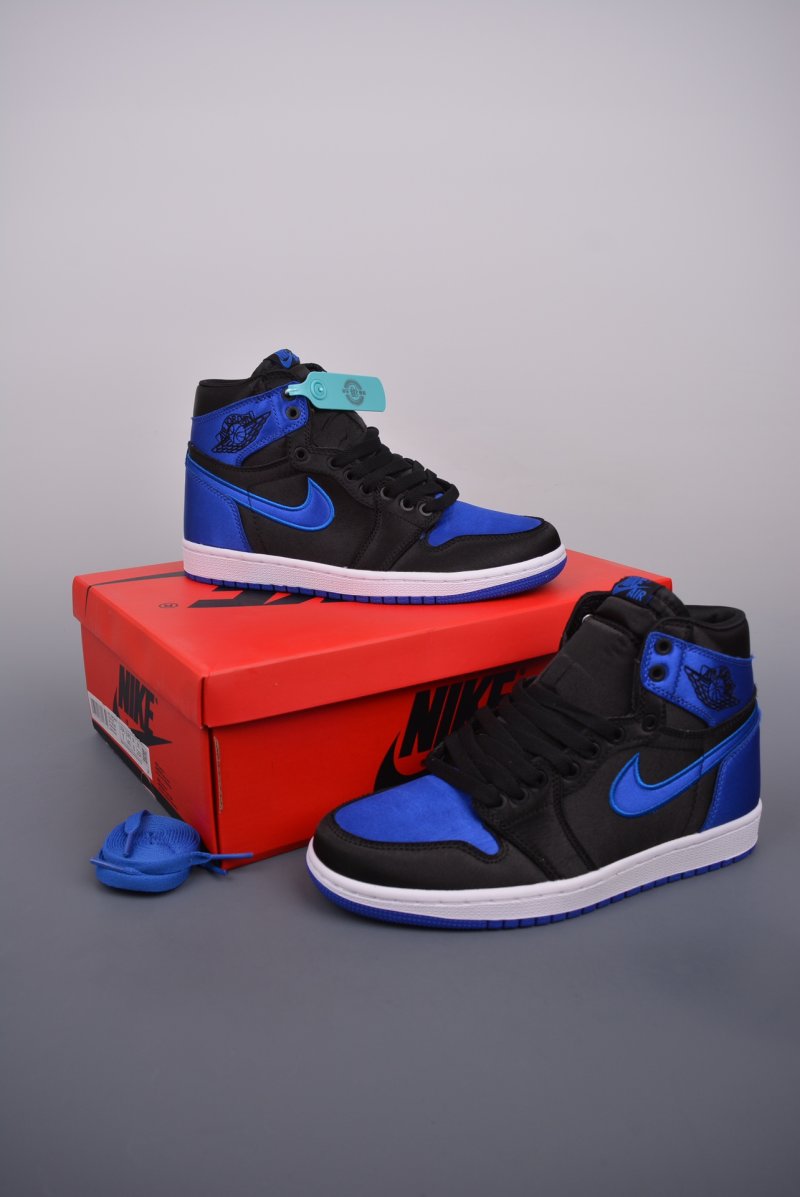 Air Jordan 1 High OG 'Blue Silk' view