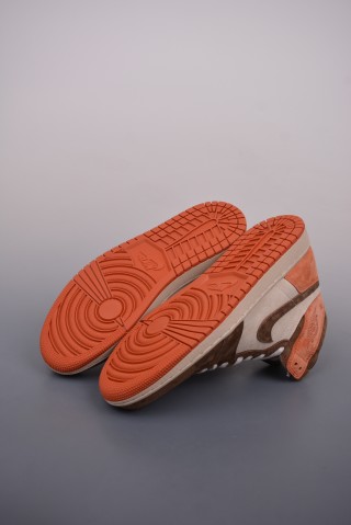 Air Jordan 1 High OG 'Cocoa Brown' view 3