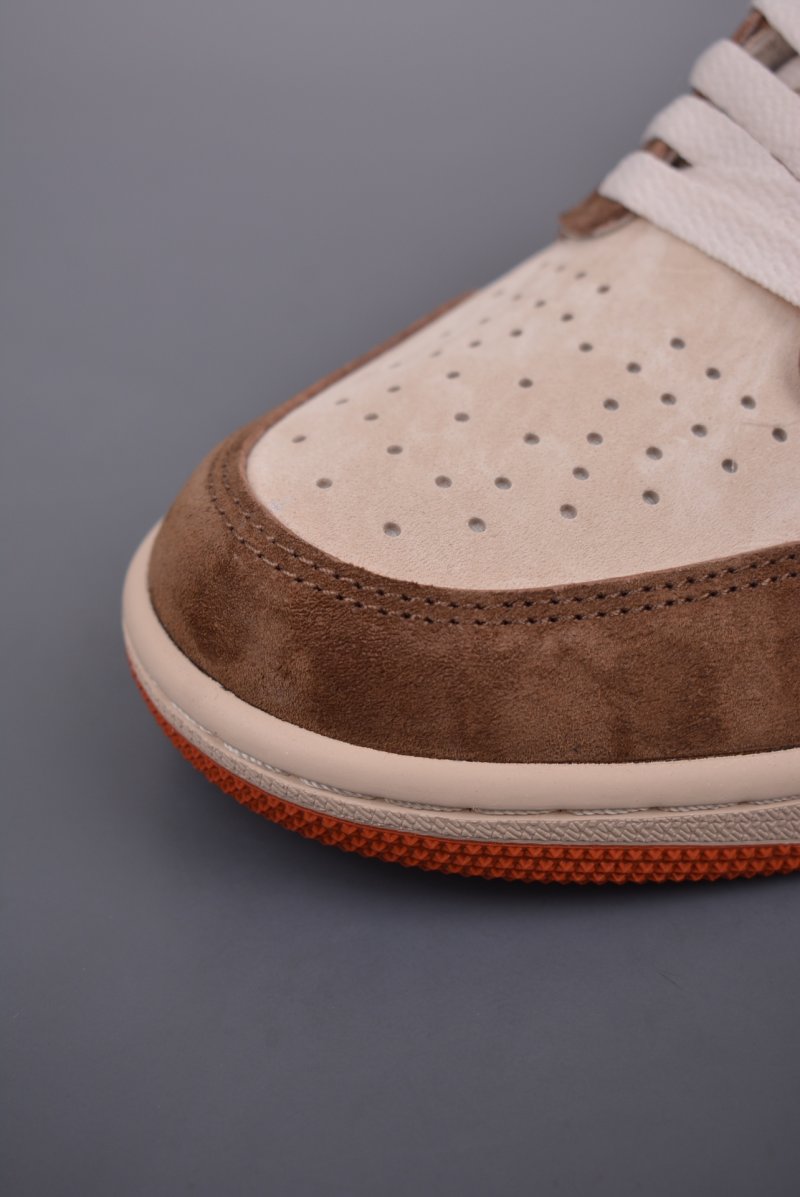 Air Jordan 1 High OG 'Cocoa Brown' view