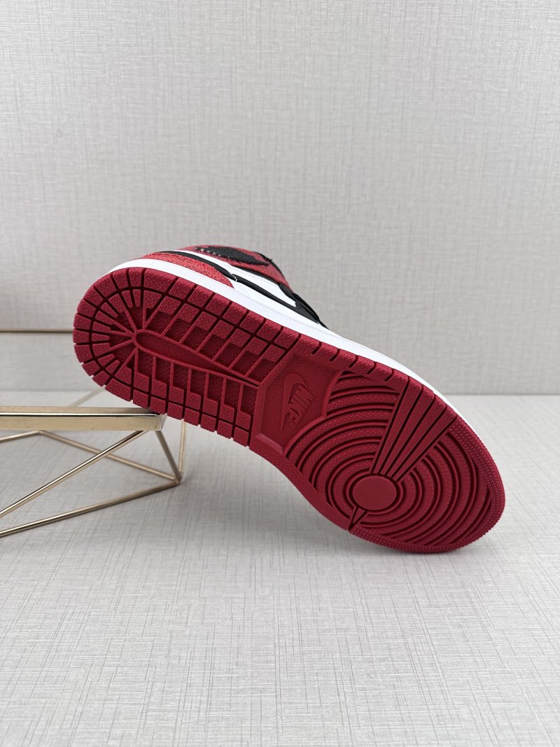 Air Jordan 1 High OG 'Ruby' view