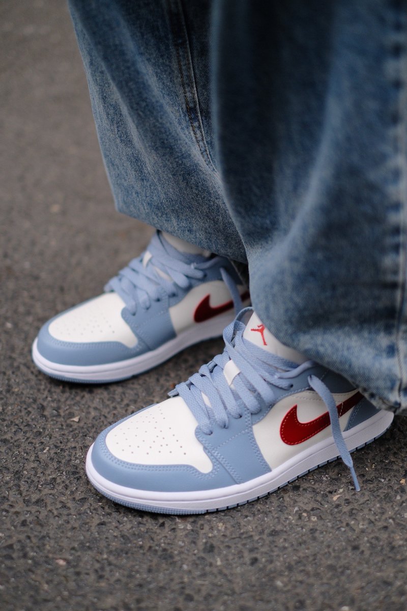 Air Jordan 1 Low view