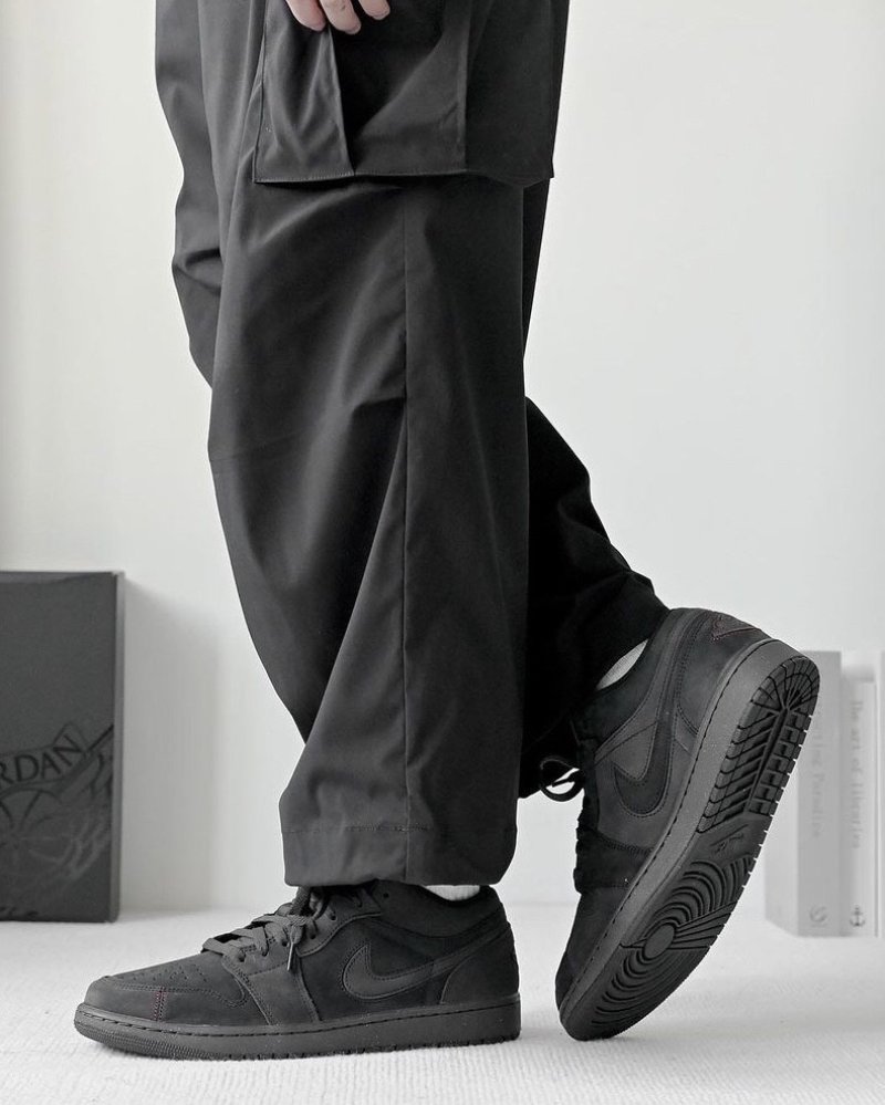 Air Jordan 1 Low view