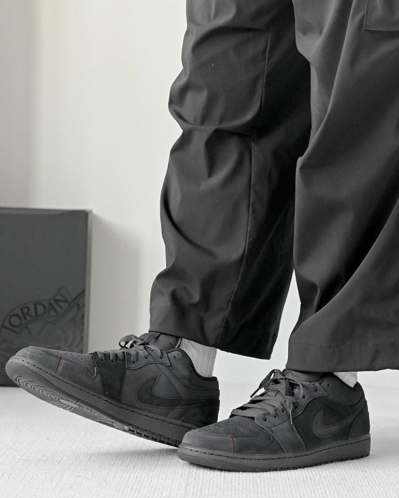 Air Jordan 1 Low view
