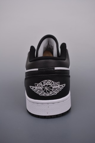 Air Jordan 1 Low 'Black / White' view 4