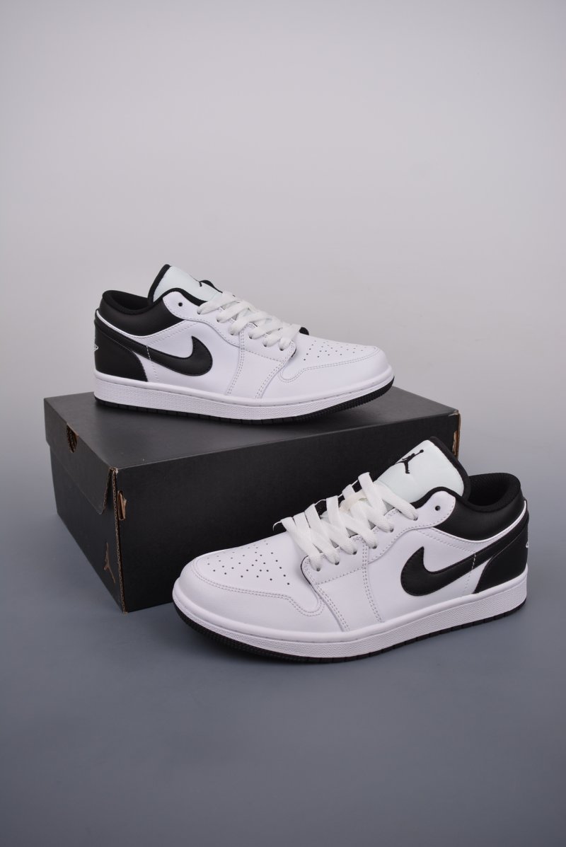 Air Jordan 1 Low 'Black / White' view