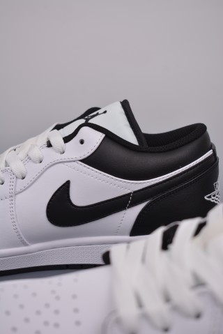 Air Jordan 1 Low 'Black / White' view 8