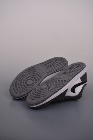 Air Jordan 1 Low 'Black / Grey' view 3