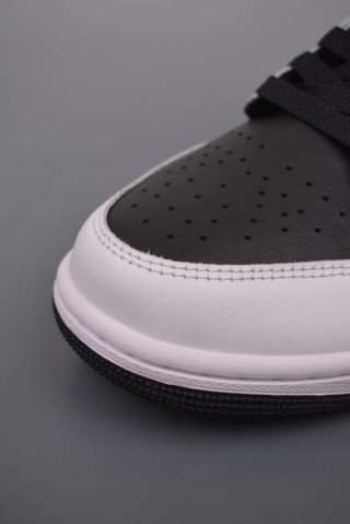 Air Jordan 1 Low 'Black / Gold' view 6