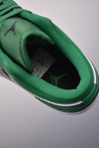 Air Jordan 1 Low 'White / Green' view 9