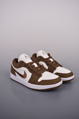 Air Jordan 1 Low 'Light Olive' view 1