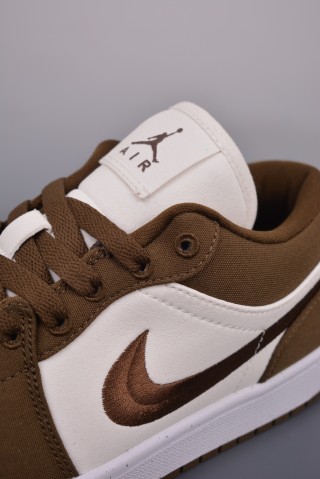 Air Jordan 1 Low 'Light Olive' view 7