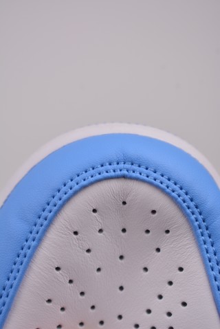 Air Jordan 1 Low view 6