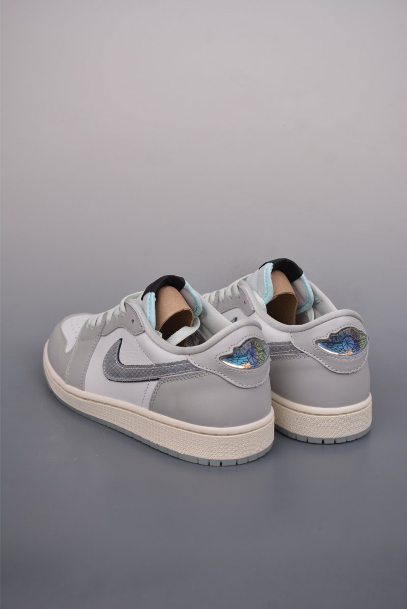 Air Jordan 1 Low 'White / Grey' view
