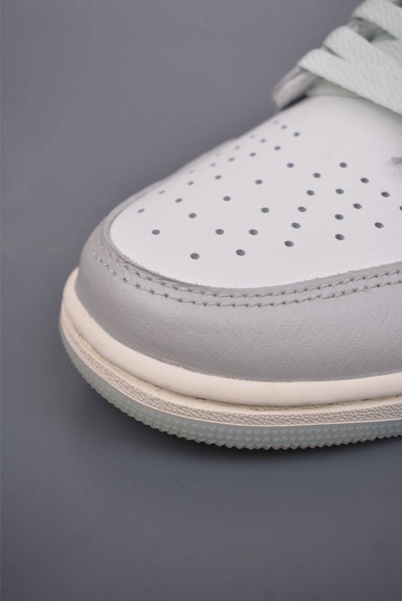 Air Jordan 1 Low 'White / Grey' view