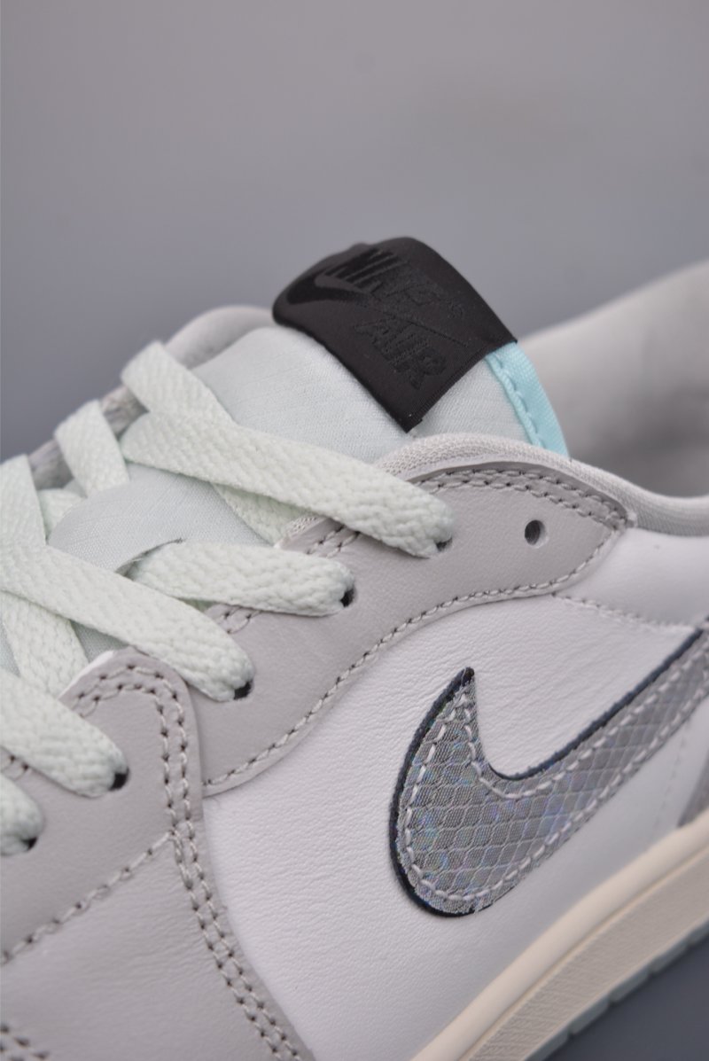 Air Jordan 1 Low 'White / Grey' view