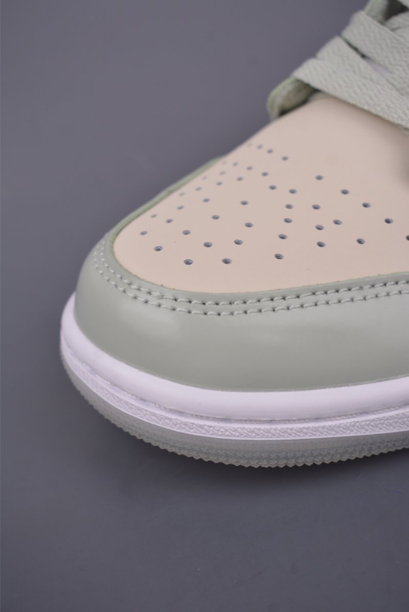 Air Jordan 1 Low 'Amber Green' view