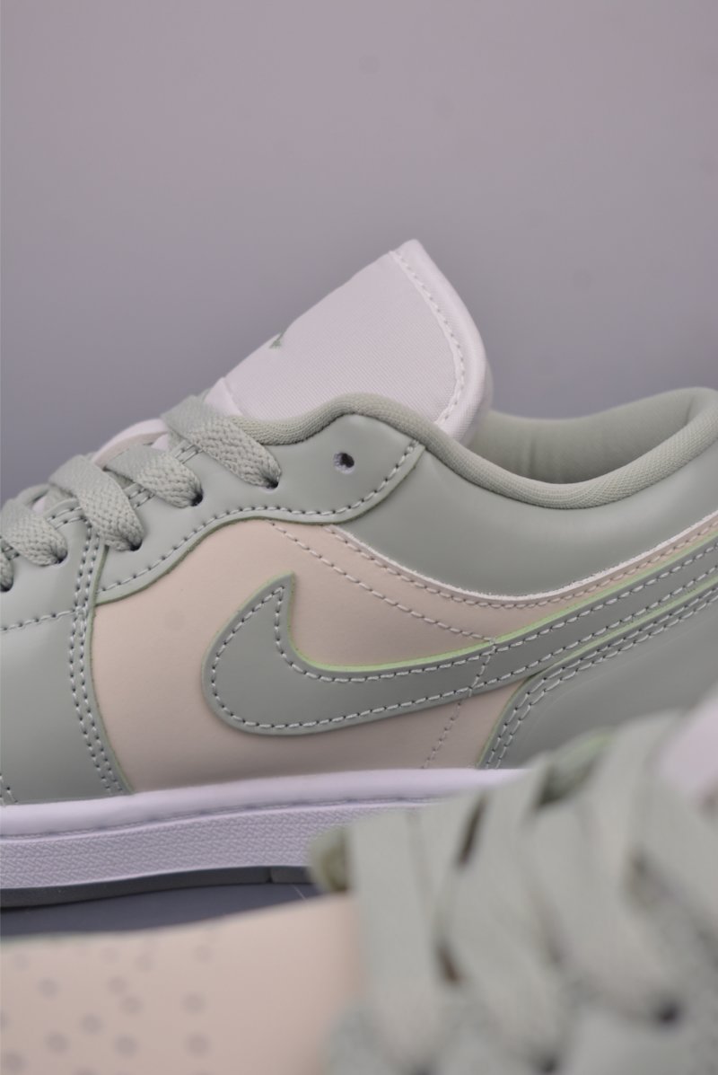 Air Jordan 1 Low 'Amber Green' view