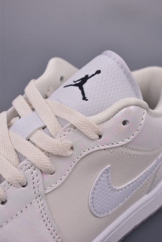 Air Jordan 1 Low 'Snake Year Limited' view 7