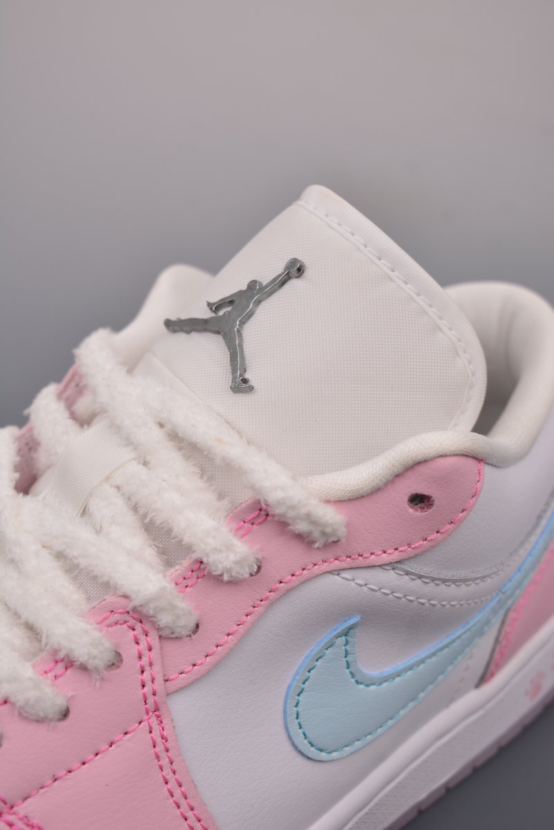 Air Jordan 1 Low 'Ice Cream Blue / Pink' view