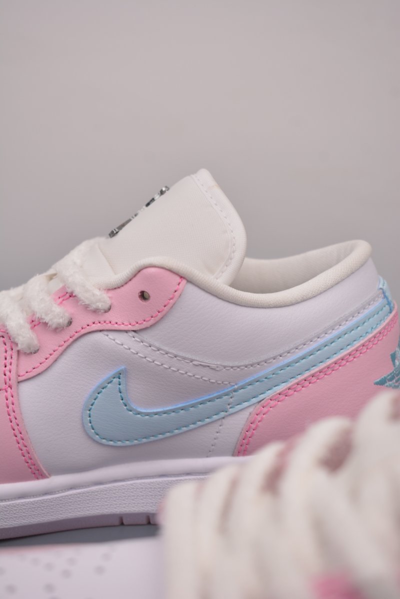 Air Jordan 1 Low 'Ice Cream Blue / Pink' view