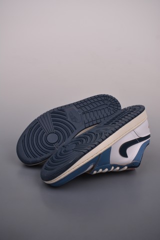 Air Jordan 1 Low 'Navy Blue' view 3