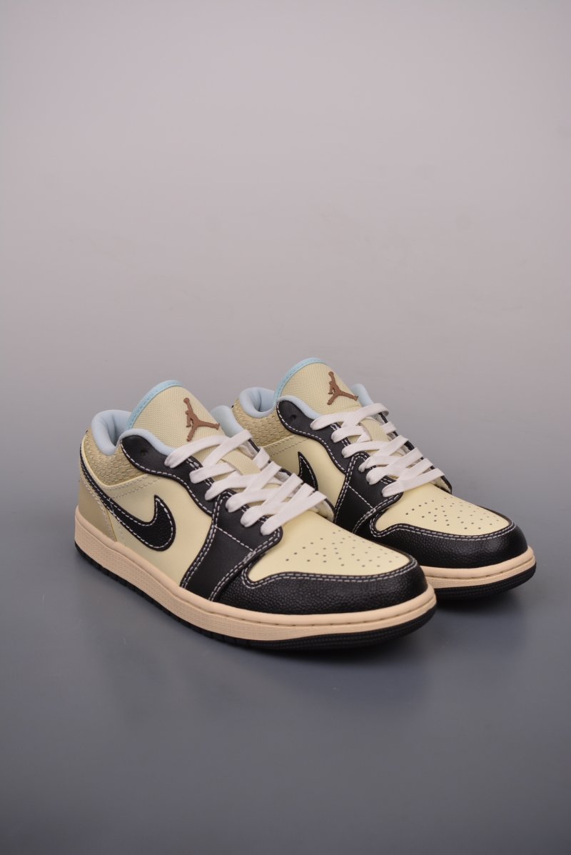 Air Jordan 1 Low 'Black / White'