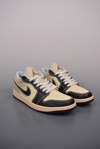 Air Jordan 1 Low 'Black / White' view 1