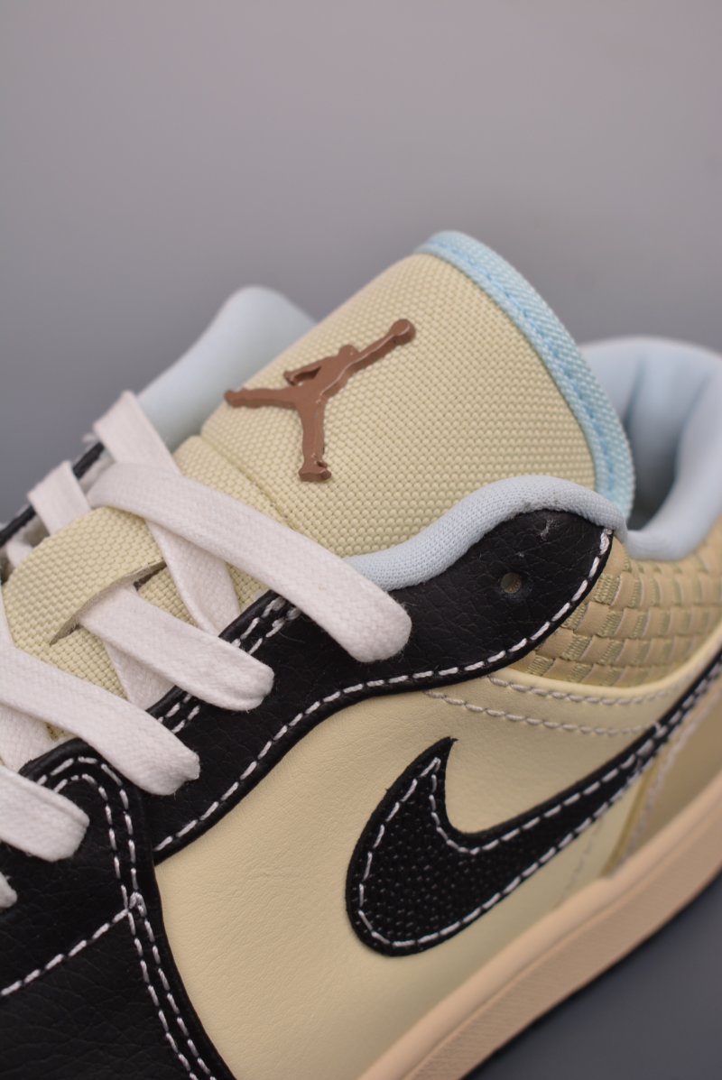 Air Jordan 1 Low 'Black / White' view