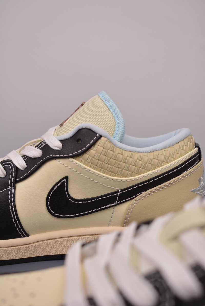 Air Jordan 1 Low 'Black / White' view