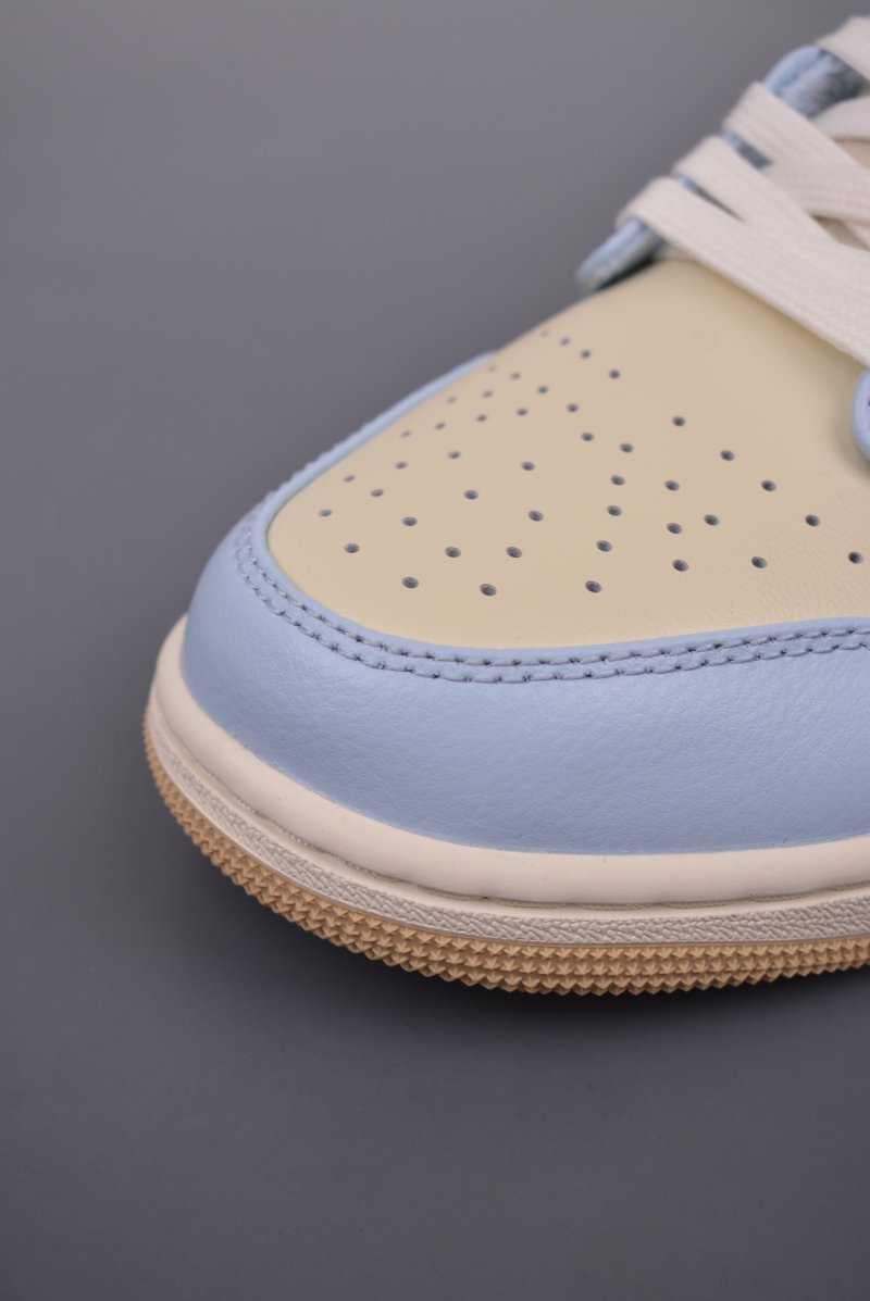 Air Jordan 1 Low 'White / Brown' view