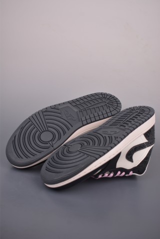 Air Jordan 1 Low 'Carbon Black' view 3