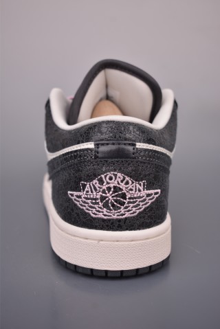 Air Jordan 1 Low 'Carbon Black' view 4