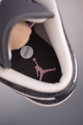 Air Jordan 1 Low 'Carbon Black' view 9
