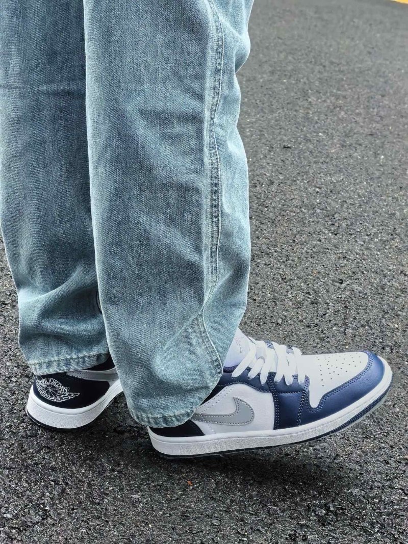 Air Jordan 1 Low 'Navy Blue'