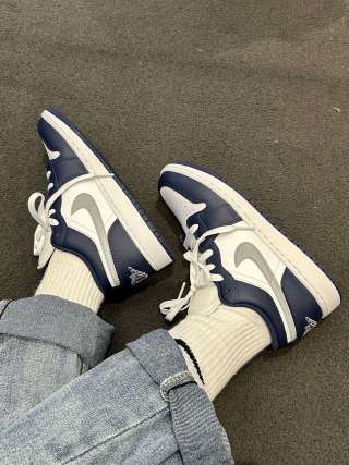 Air Jordan 1 Low 'Navy Blue' view 6