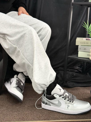Air Jordan 1 Low 'Snake Year Limited' view 2