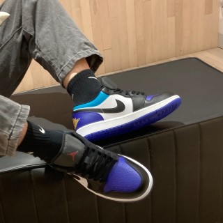 Air Jordan 1 Low 'White / Black / Purple' view 3