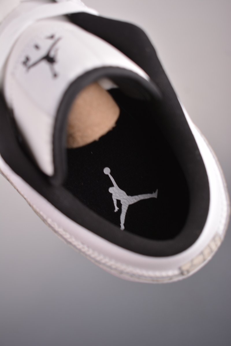 Air Jordan 1 Low 'White / Grey' view