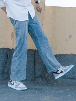 Air Jordan 1 Low view 1
