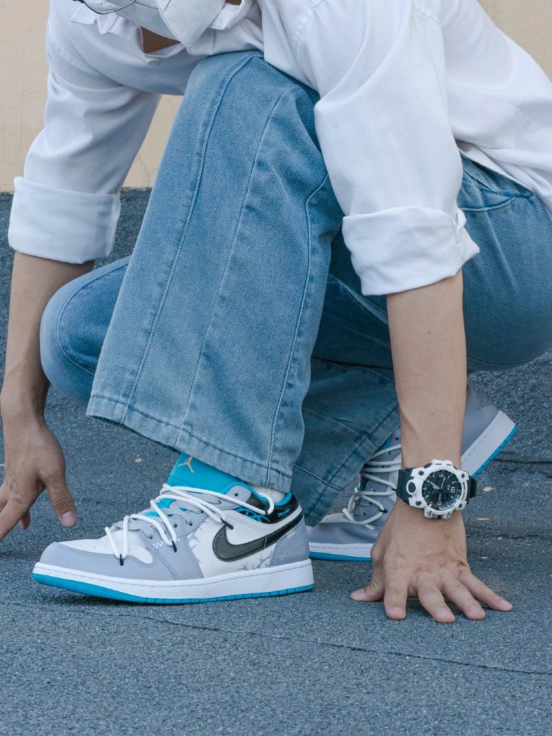 Air Jordan 1 Low view