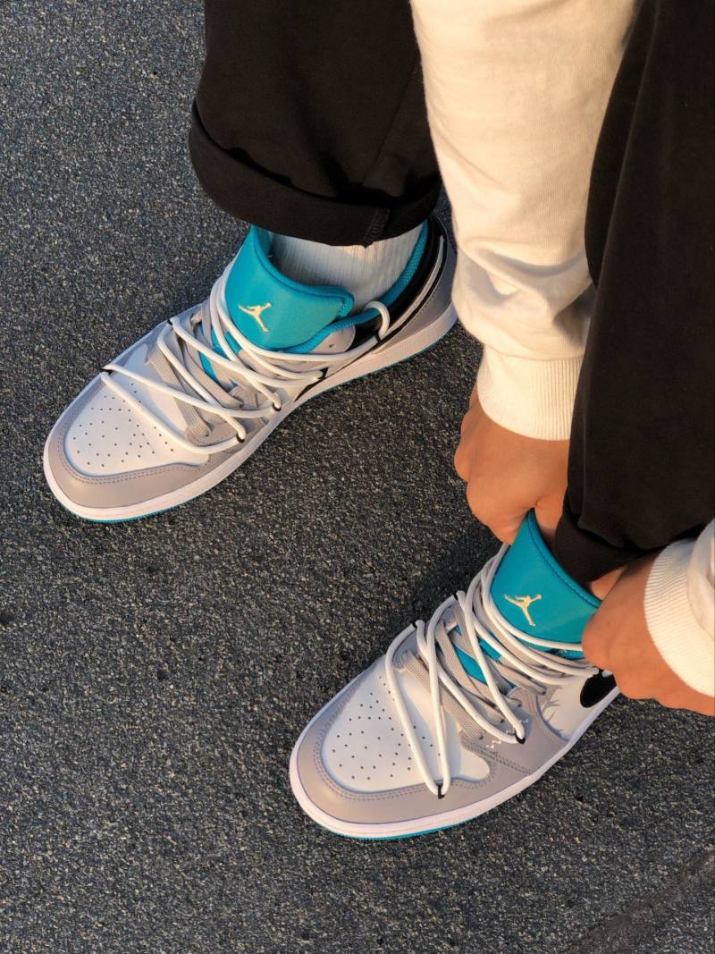 Air Jordan 1 Low view