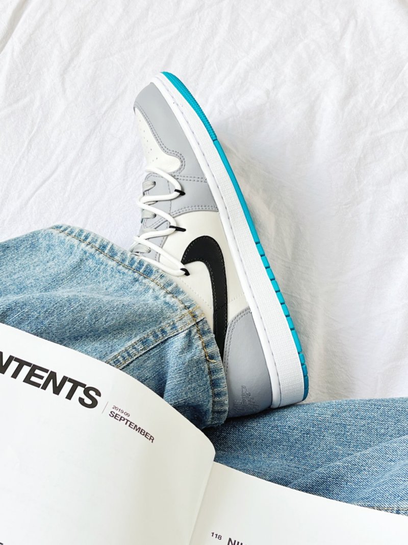 Air Jordan 1 Low view