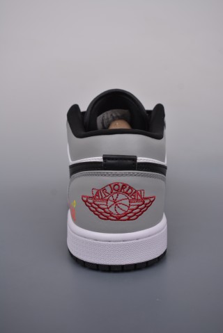 Air Jordan 1 Low view 4